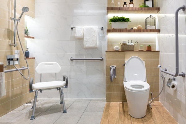 Łazienka dla seniora - jak ułatwić seniorowi samodzielną higienę?