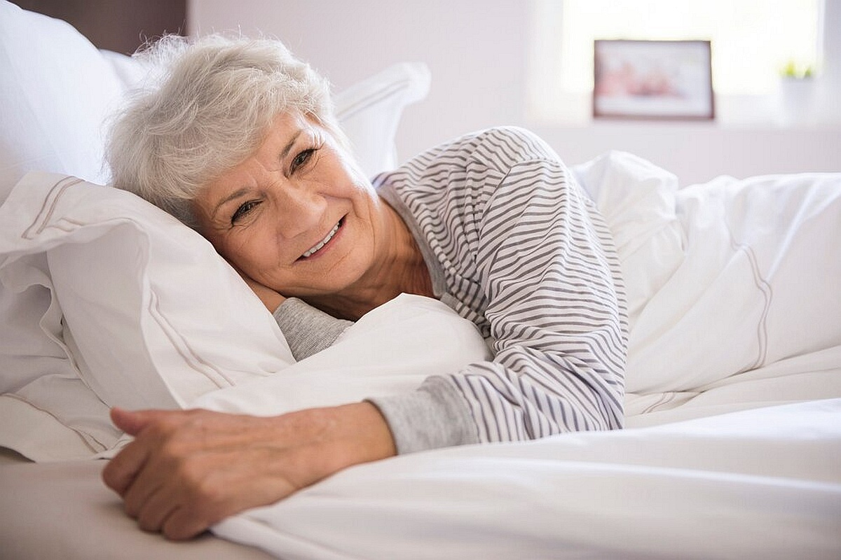 Sypialnia dla seniora – łóżka i materace na dobry i zdrowy sen